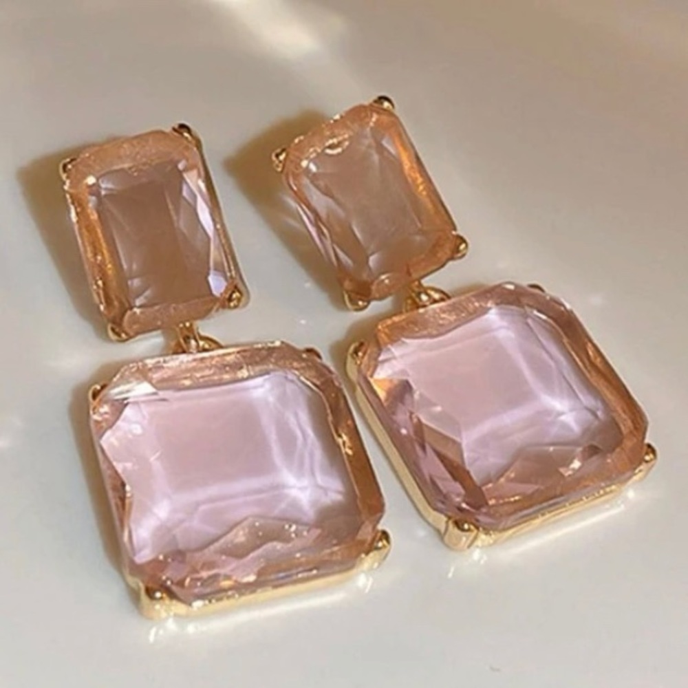 Square drop earrings. New.